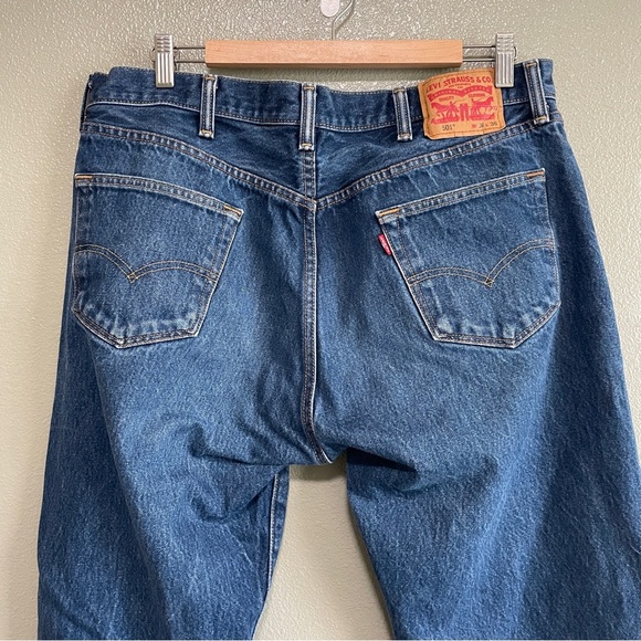 Levi's Other - Men’s Levi’s 501 button fly- Size 36